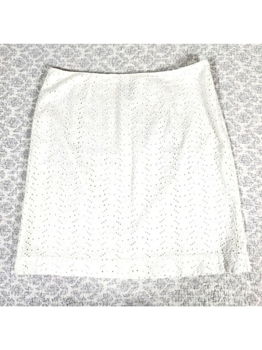 White L.L. Bean Favorite Fit Eyelet Skirt Size 10